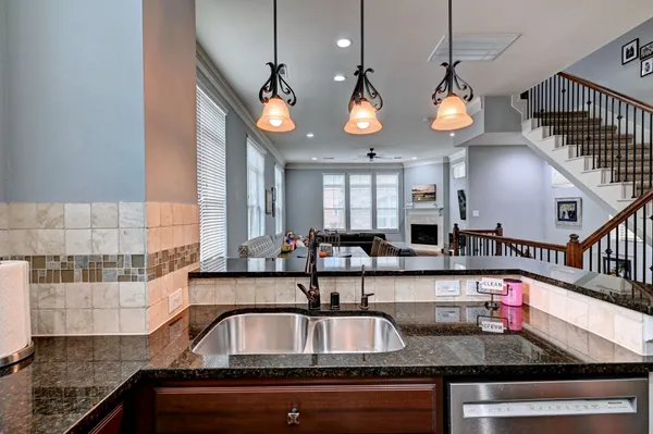 $635,000 | 1621 West 23rd Street, Unit B, Houston, TX 77008