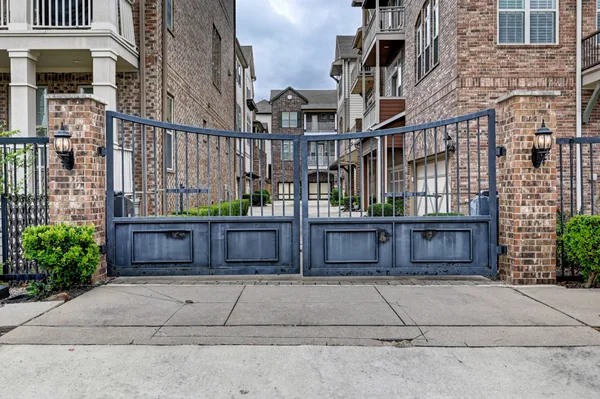 $635,000 | 1621 West 23rd Street, Unit B, Houston, TX 77008