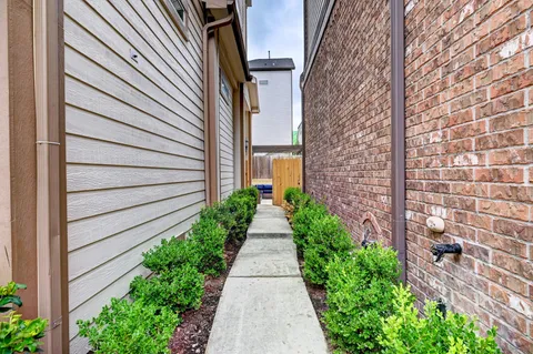 $635,000 | 1621 West 23rd Street, Unit B, Houston, TX 77008