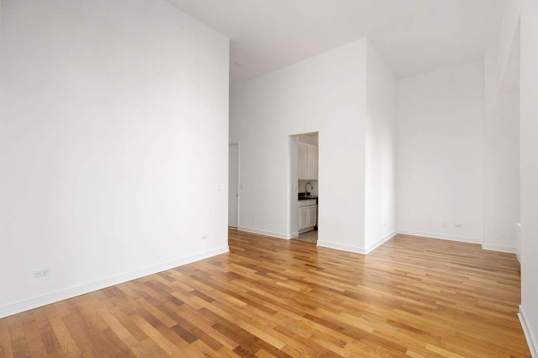 120 East 87th Street, Unit R14J Manhattan, NY 10128 - Photo 2 of 6