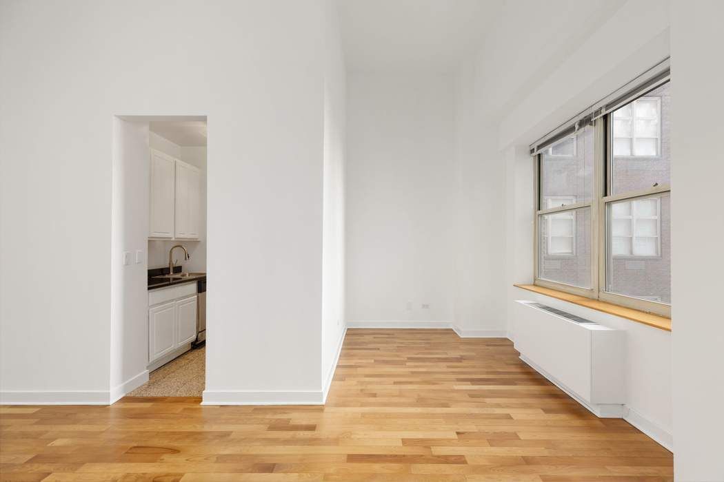 120 East 87th Street, Unit R14J Manhattan, NY 10128 - Photo 3 of 6
