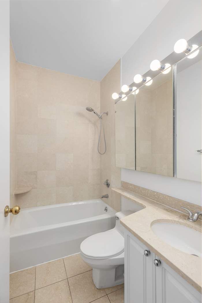 120 East 87th Street, Unit R14J Manhattan, NY 10128 - Photo 5 of 6