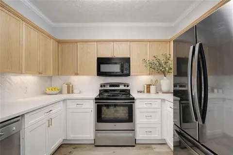 $284,999 | 5072 Leeshire Trace, Tucker, GA 30084