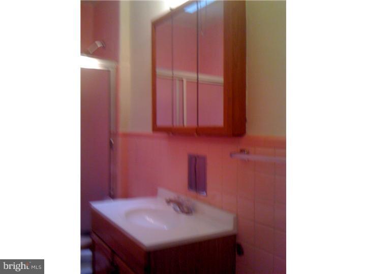 5549 Miriam Road Philadelphia, PA 19124 - Photo 17 of 22 Bathroom