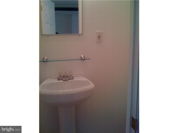 5549 Miriam Road Philadelphia, PA 19124 - Photo 20 of 22 Bathroom