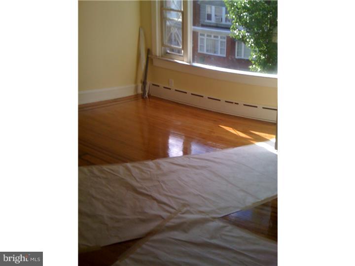 5549 Miriam Road Philadelphia, PA 19124 - Photo 4 of 22 Enclosed Porch
