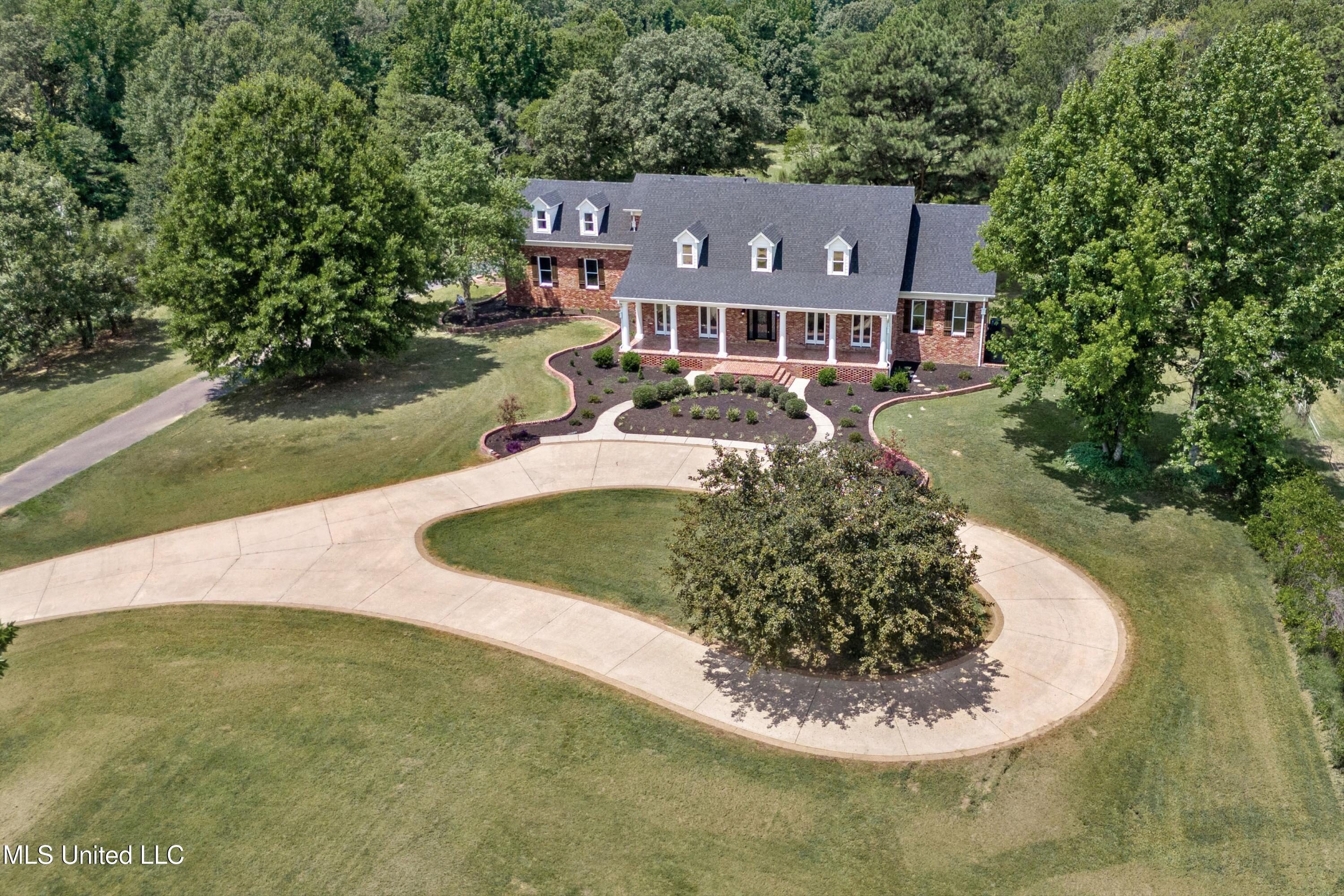 1594 Victoria Road Byhalia, MS 38611 - Photo 2 of 39 39-1594 Victoria Rd-39