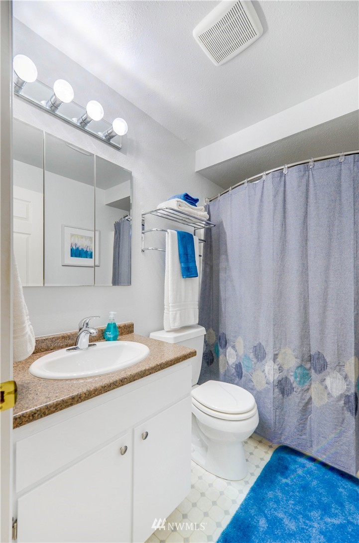 23213 39th Avenue Southeast Bothell, WA 98021 - Photo 14 of 25
