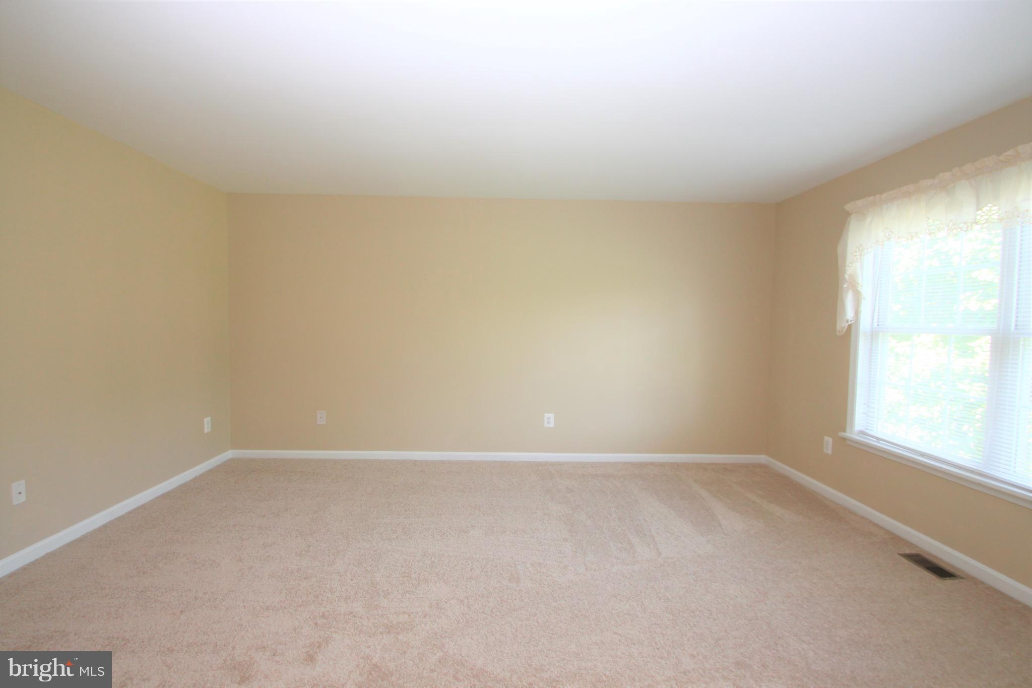 12266 Robin Road Culpeper, VA 22701 - Photo 17 of 29 Living Room