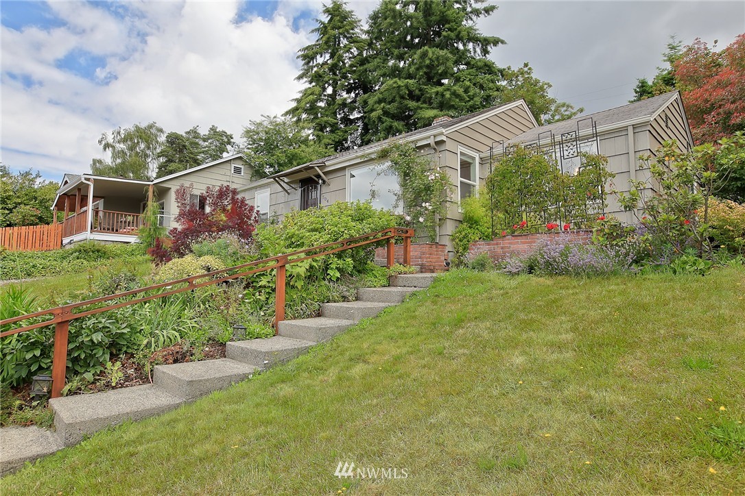504 Windsor Place Northeast Renton, WA 98056 - Photo 2 of 24