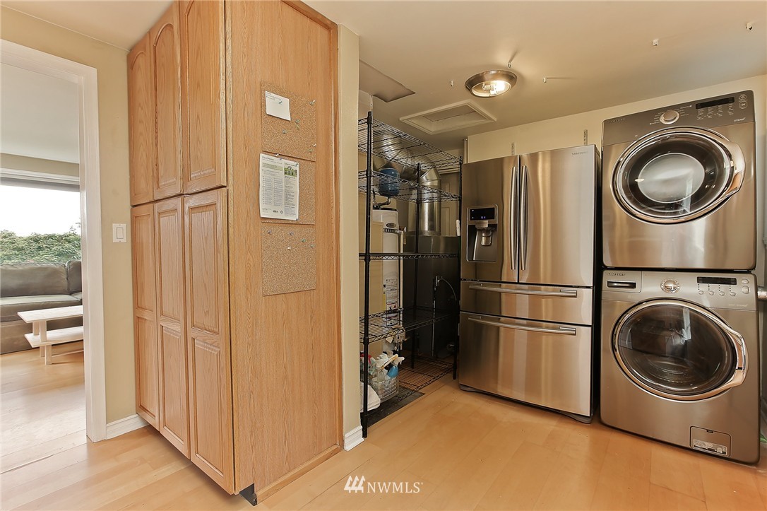 504 Windsor Place Northeast Renton, WA 98056 - Photo 12 of 24