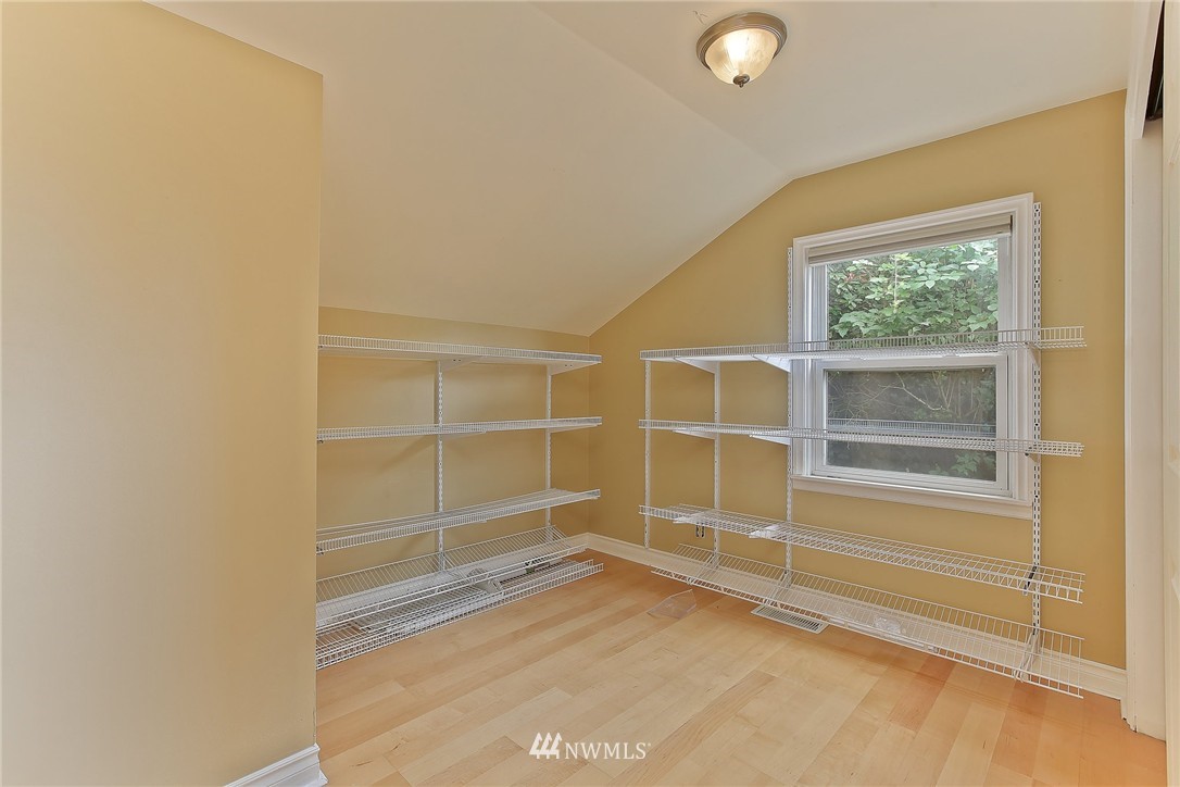 504 Windsor Place Northeast Renton, WA 98056 - Photo 17 of 24