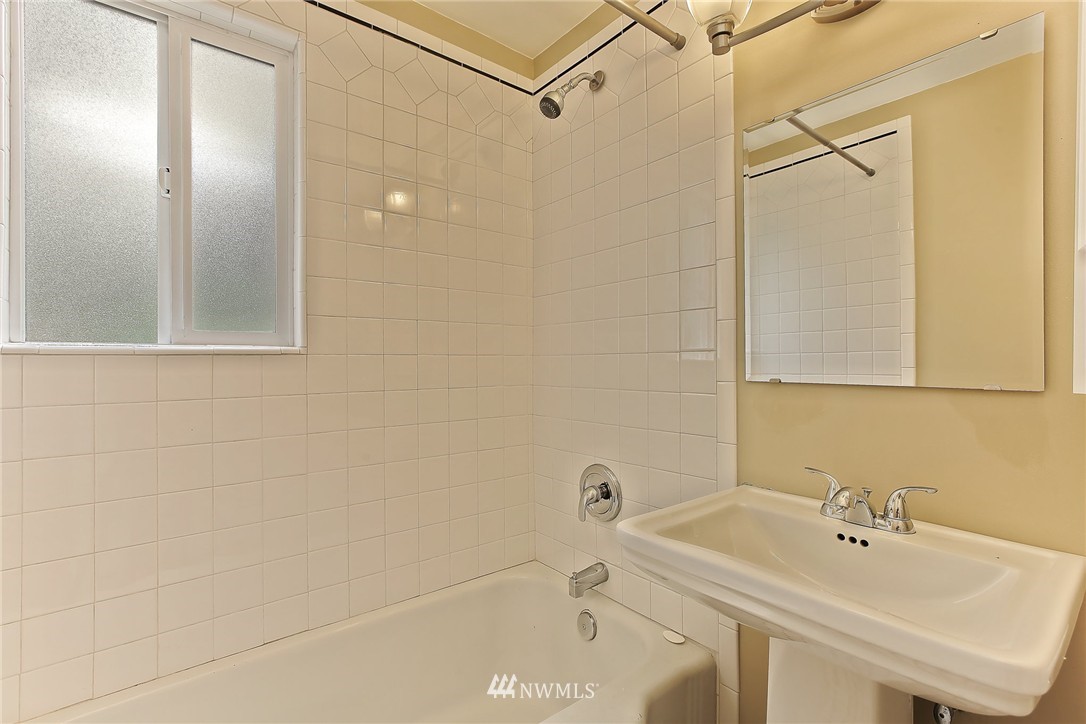 504 Windsor Place Northeast Renton, WA 98056 - Photo 18 of 24
