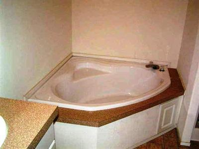 222 Ollis Road, Unit 66 Cave Junction, OR 97523 - Photo 10 of 15 Master Bathroom