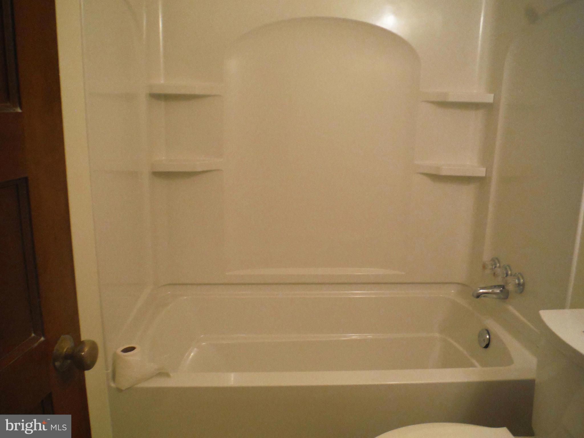 1208 2nd Road Baltimore, MD 21220 - Photo 11 of 18 Bath