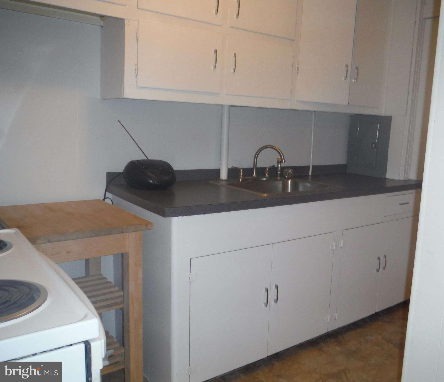 1208 2nd Road Baltimore, MD 21220 - Photo 6 of 18 Kitchen