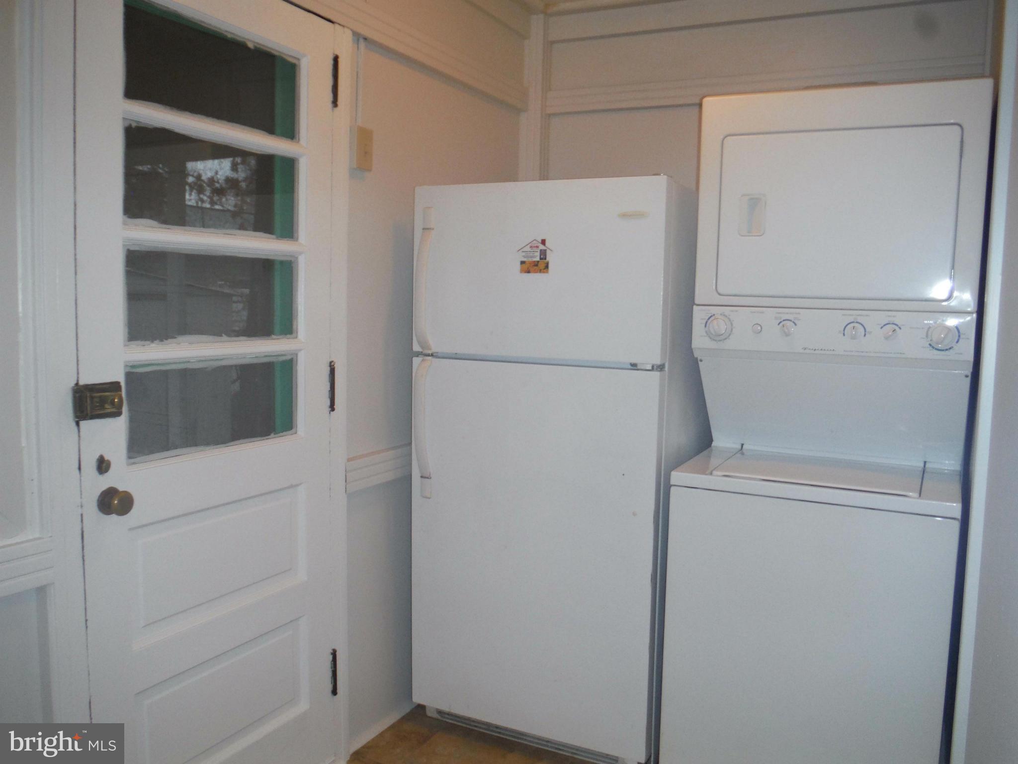 1208 2nd Road Baltimore, MD 21220 - Photo 8 of 18 Kitchen