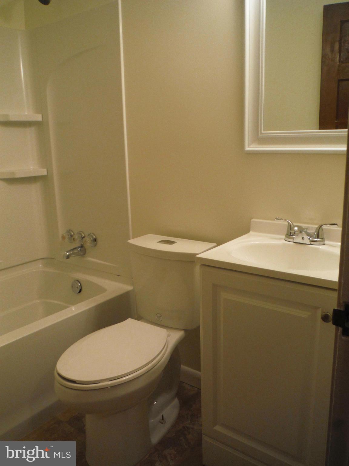 1208 2nd Road Baltimore, MD 21220 - Photo 10 of 18 Bath