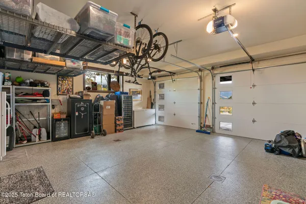 $3,950,000 | 399 Granite Rdg Drive, Alpine, WY 83128