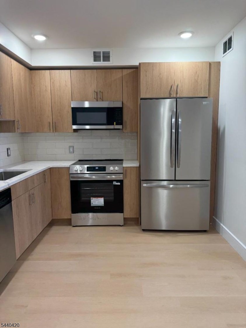 627 Valley Road, Unit B Montclair, NJ 07043 - Photo 7 of 39