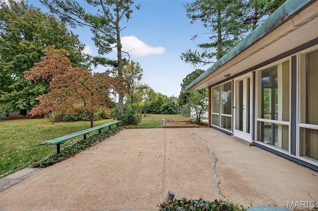 $549,000 | 2649 Nahn Drive, Oakville, MO 63129