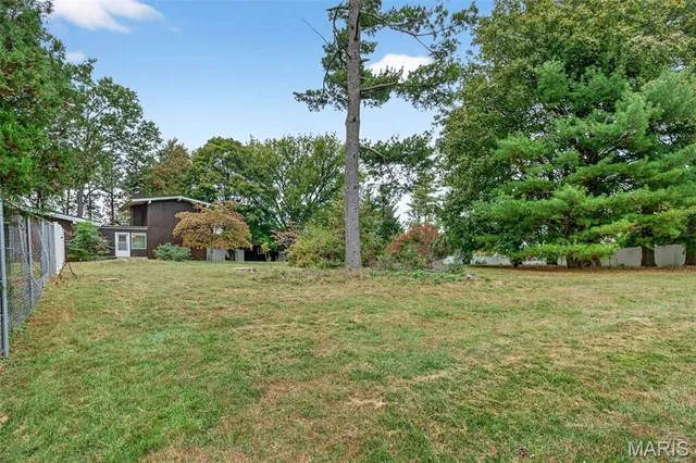 $549,000 | 2649 Nahn Drive, Oakville, MO 63129