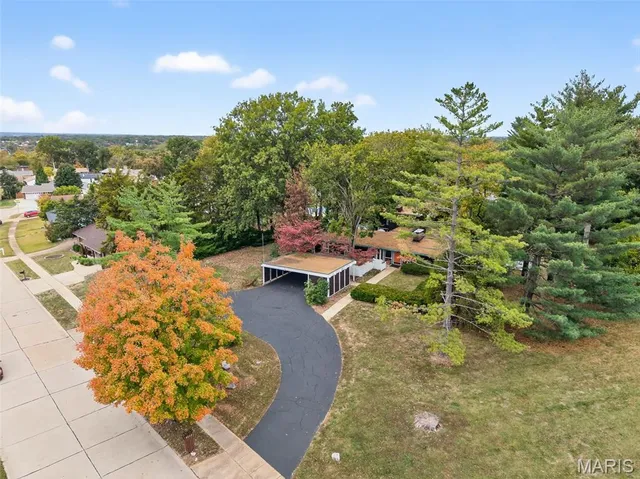 $549,000 | 2649 Nahn Drive, Oakville, MO 63129