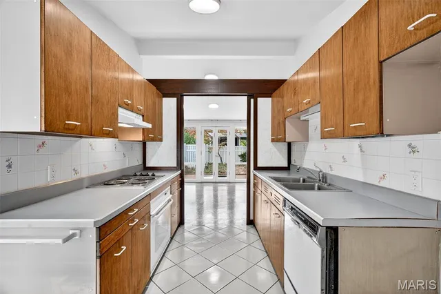 $549,000 | 2649 Nahn Drive, Oakville, MO 63129