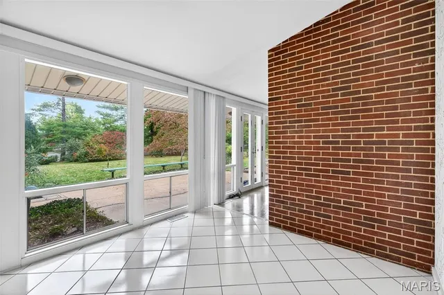 $549,000 | 2649 Nahn Drive, Oakville, MO 63129