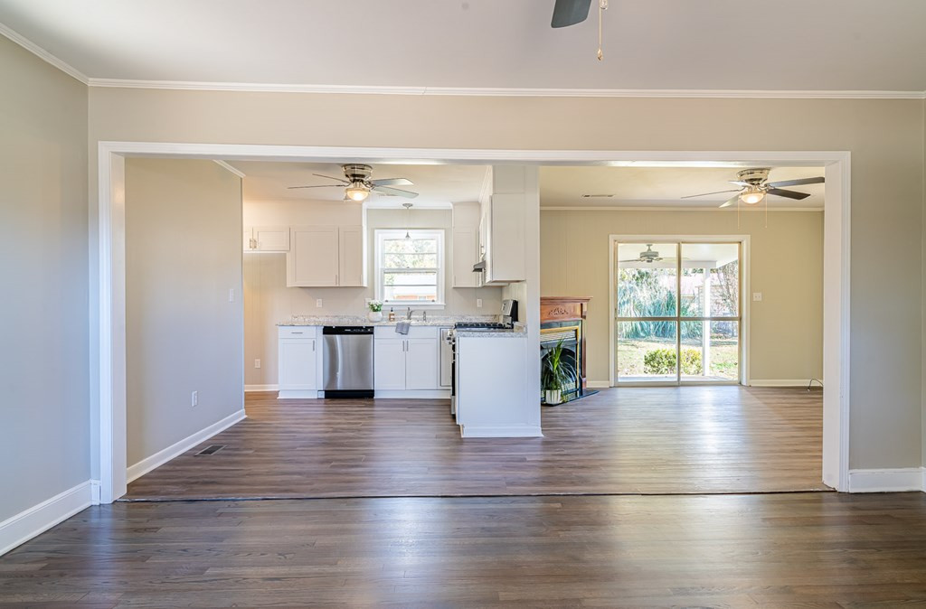 889 Whatley Street Sumter, SC 29154 - Photo 2 of 14 Gallery Image 2