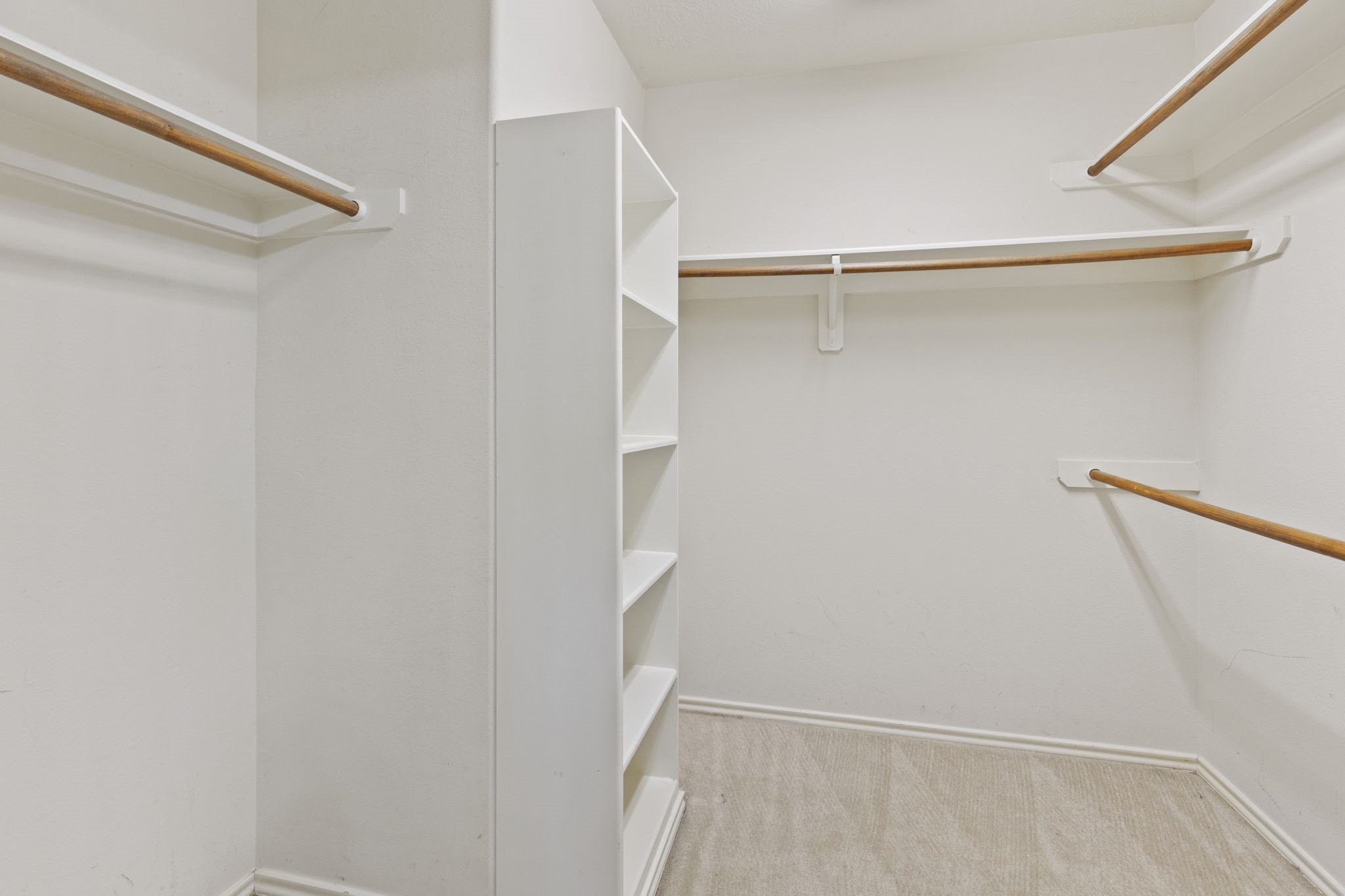 106 East Stedhill Loop Conroe, TX 77384 - Photo 19 of 29 primary closet is large and includes shelves