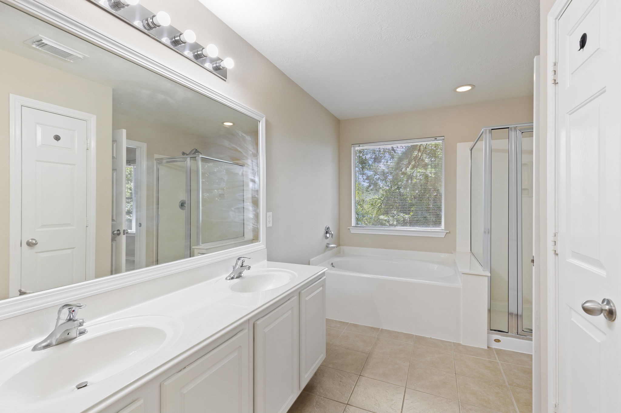 106 East Stedhill Loop Conroe, TX 77384 - Photo 21 of 29 another view of the primary bath