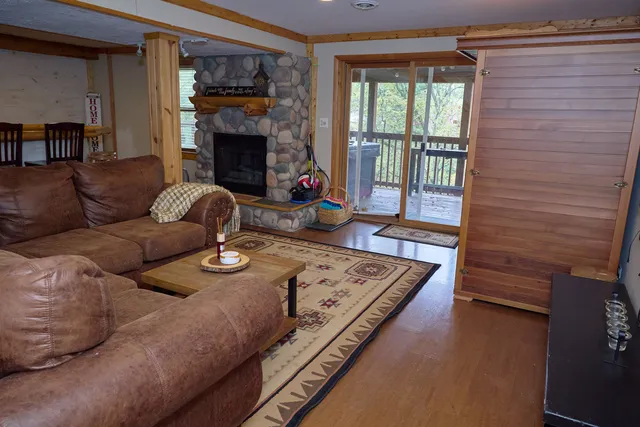 $429,900 | 21 Magnolia Court, Putnam, IL 61560