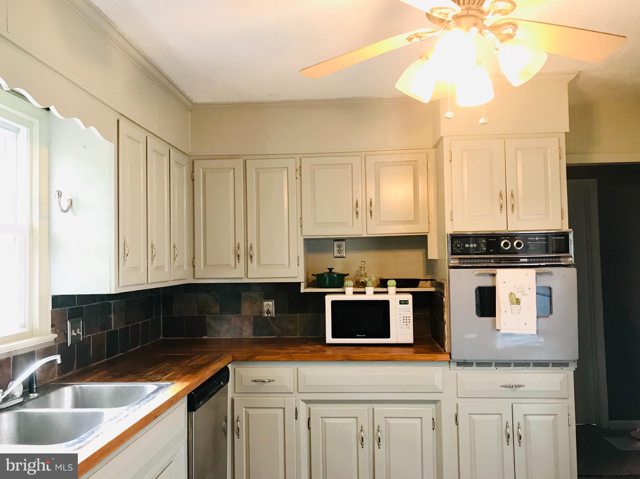 1958 Hourglass Road Hartly, DE 19953 - Photo 6 of 33 Kitchen