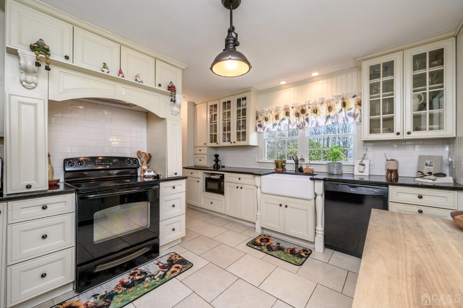 164 Old Clinton Road Flemington, NJ 08822 - Photo 11 of 52 Gallery Image 11