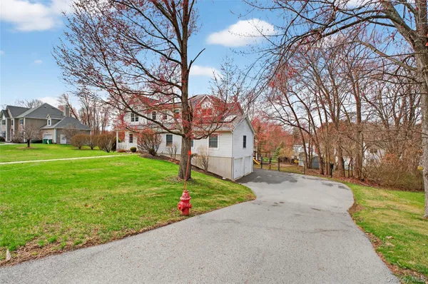 $775,000 | 24 Coachlight Drive, Poughkeepsie, NY 12603