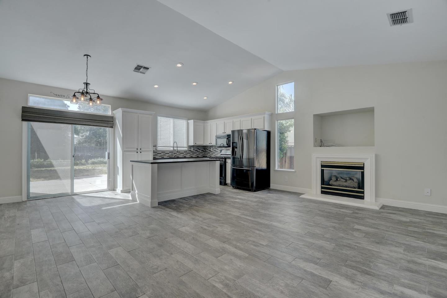 1113 Deerpark Road Oakley, CA 94561 - Photo 4 of 25
