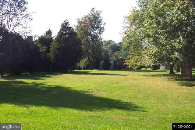 1661 Northview Road York, PA 17406 - Photo 3 of 5 Gallery Image 3