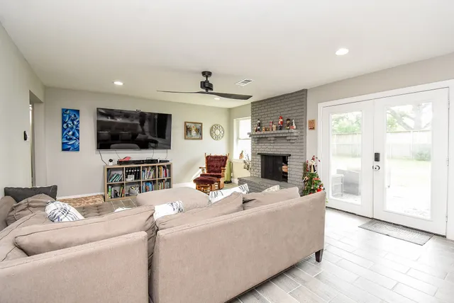 $3,000 | 9235 Pecos Street, Houston, TX 77055