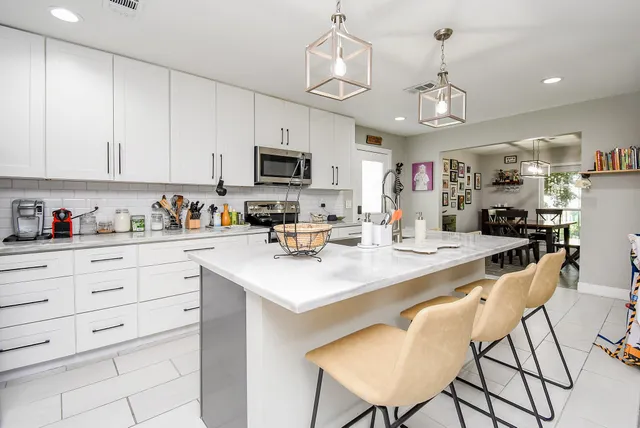 $3,000 | 9235 Pecos Street, Houston, TX 77055