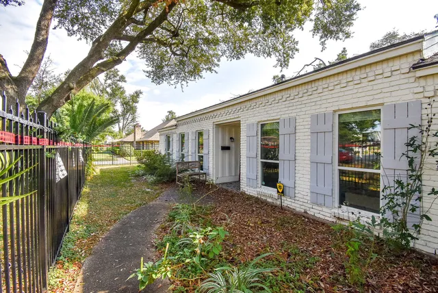 $3,000 | 9235 Pecos Street, Houston, TX 77055