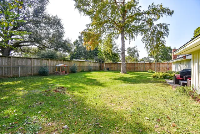 $3,000 | 9235 Pecos Street, Houston, TX 77055