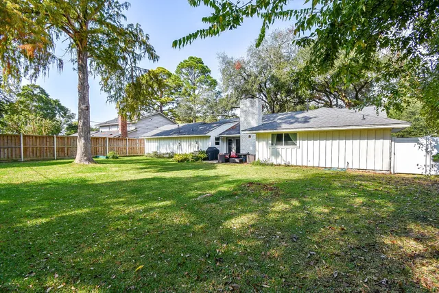 $3,000 | 9235 Pecos Street, Houston, TX 77055