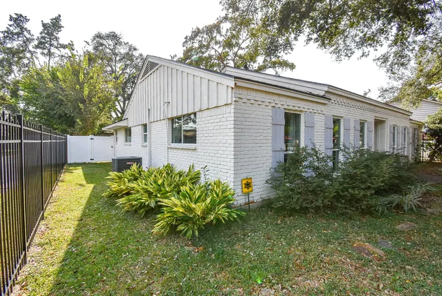 $3,000 | 9235 Pecos Street, Houston, TX 77055