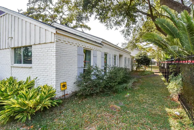 $3,000 | 9235 Pecos Street, Houston, TX 77055