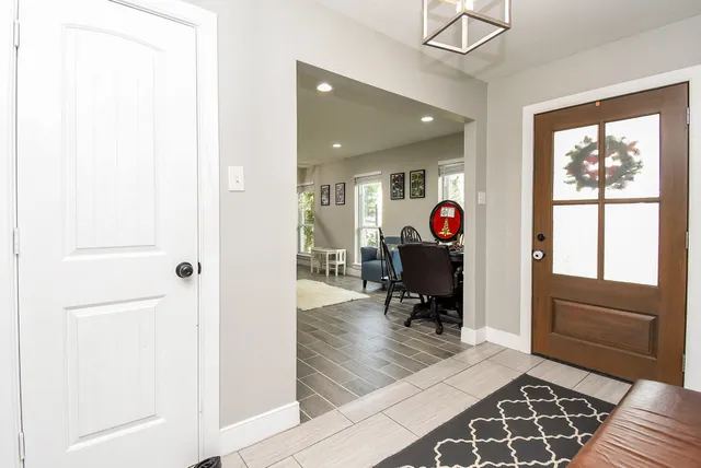 $3,000 | 9235 Pecos Street, Houston, TX 77055