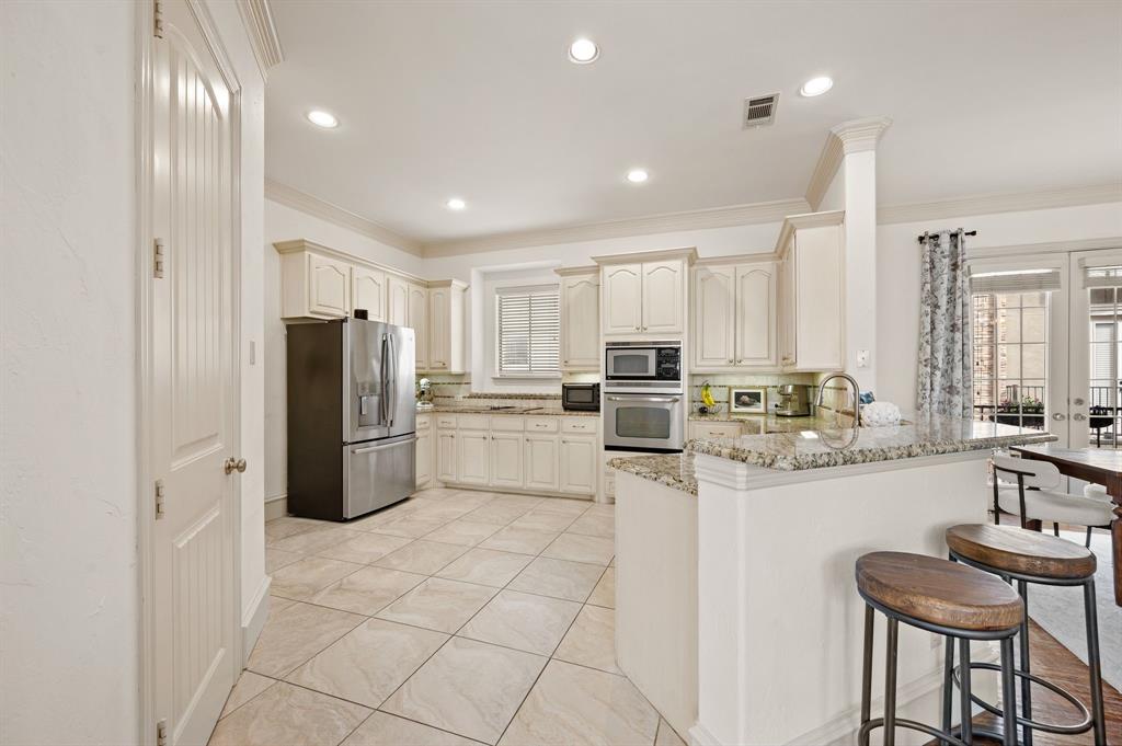 1922 Euclid Avenue, Unit B Dallas, TX 75206 - Photo 8 of 24