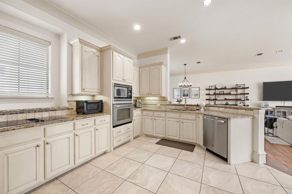 1922 Euclid Avenue, Unit B Dallas, TX 75206 - Photo 9 of 24