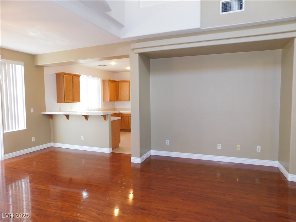 9587 Magnificent Avenue Las Vegas, NV 89148 - Photo 6 of 39