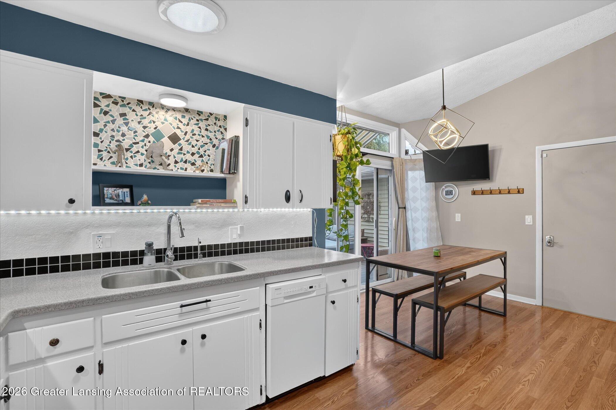 928 Robins Road Lansing, MI 48917 - Photo 12 of 51